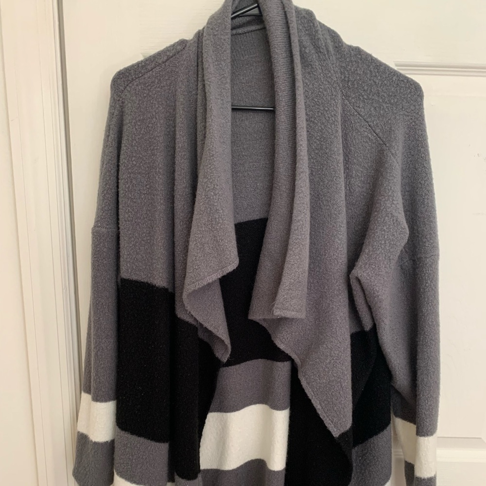 Like new. Oversized long cardigan